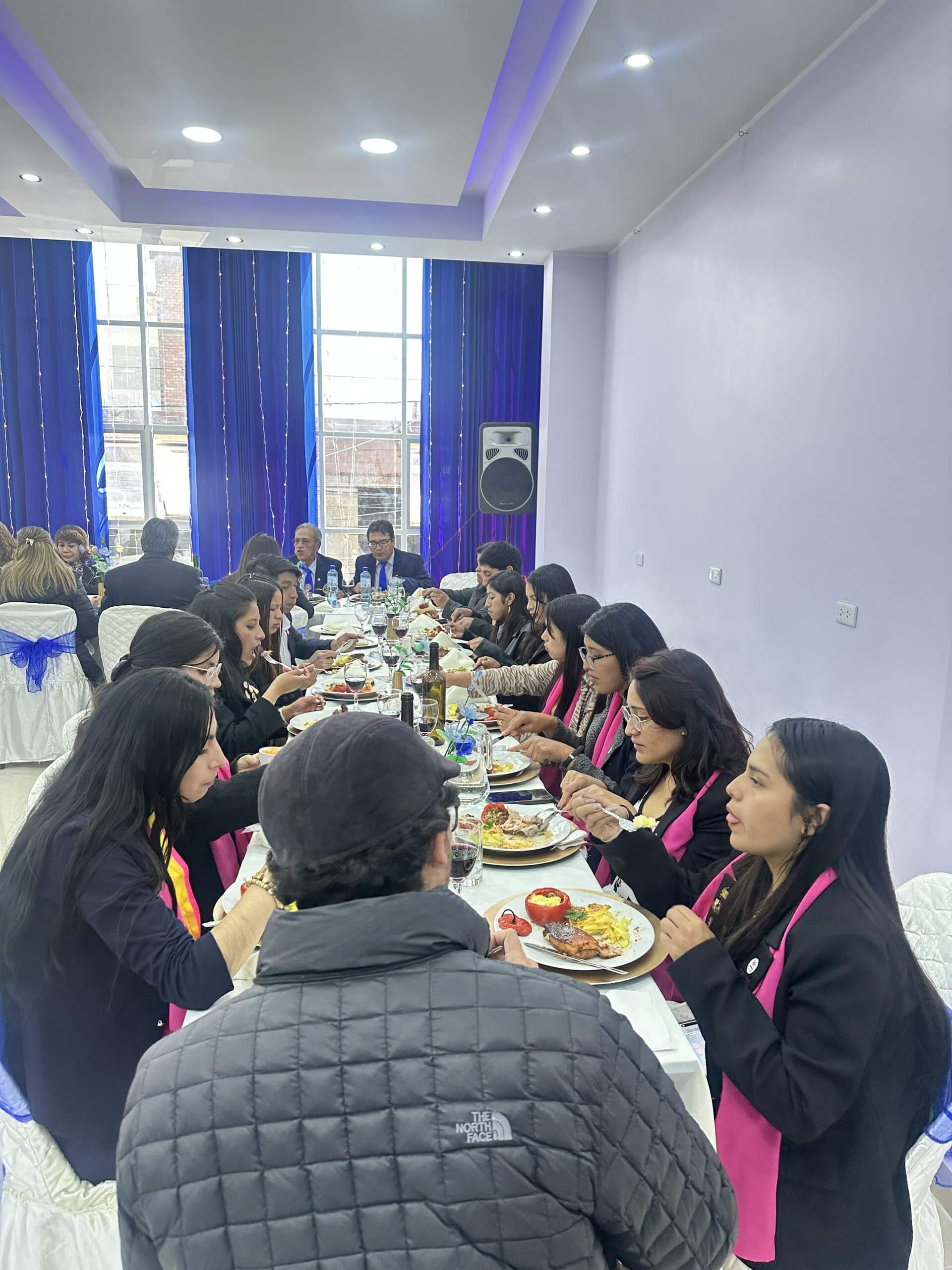 Almuerzo en el salon las retamas Huancayo