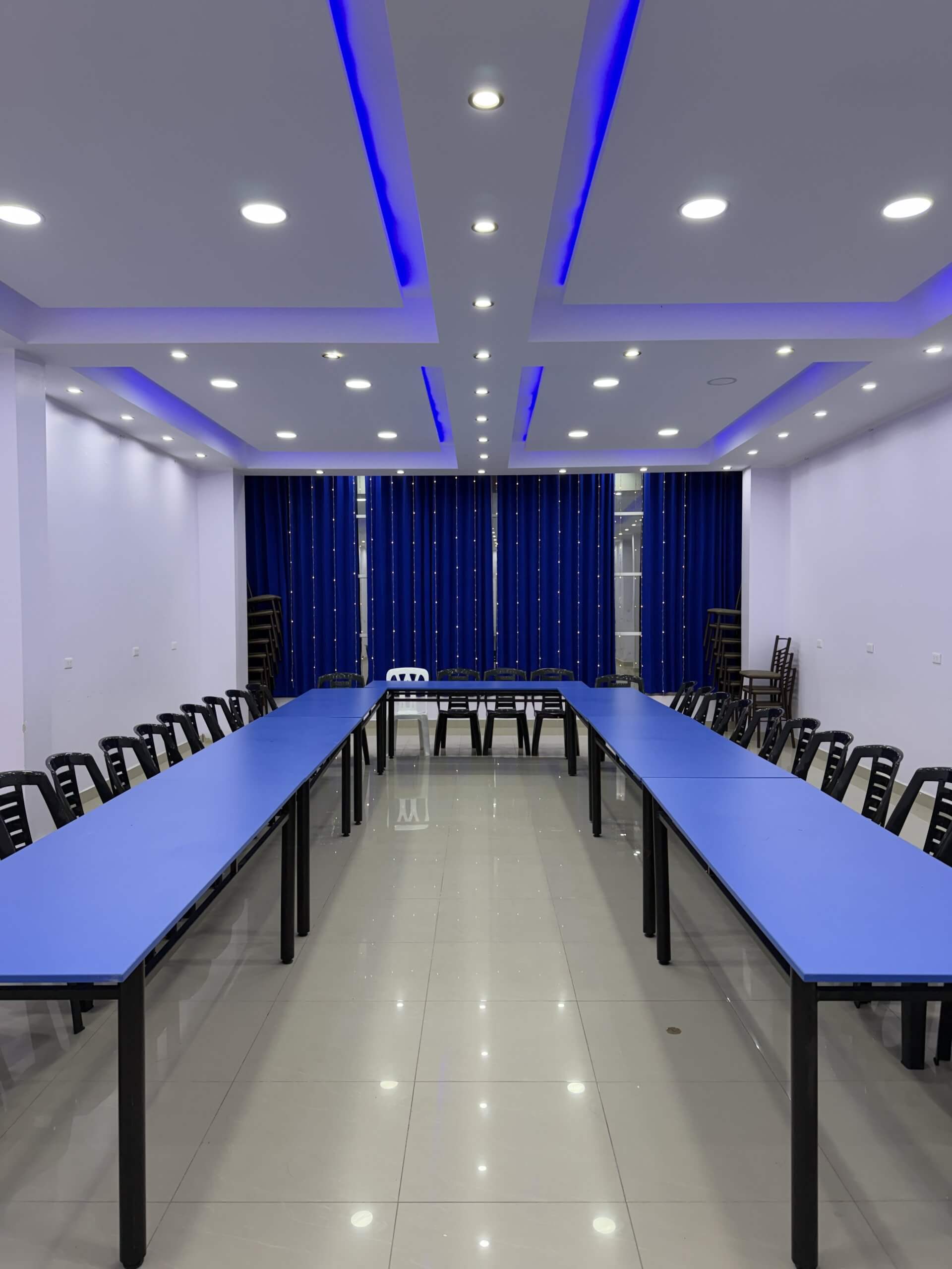 sala de capacitaciones las retamas huancayo