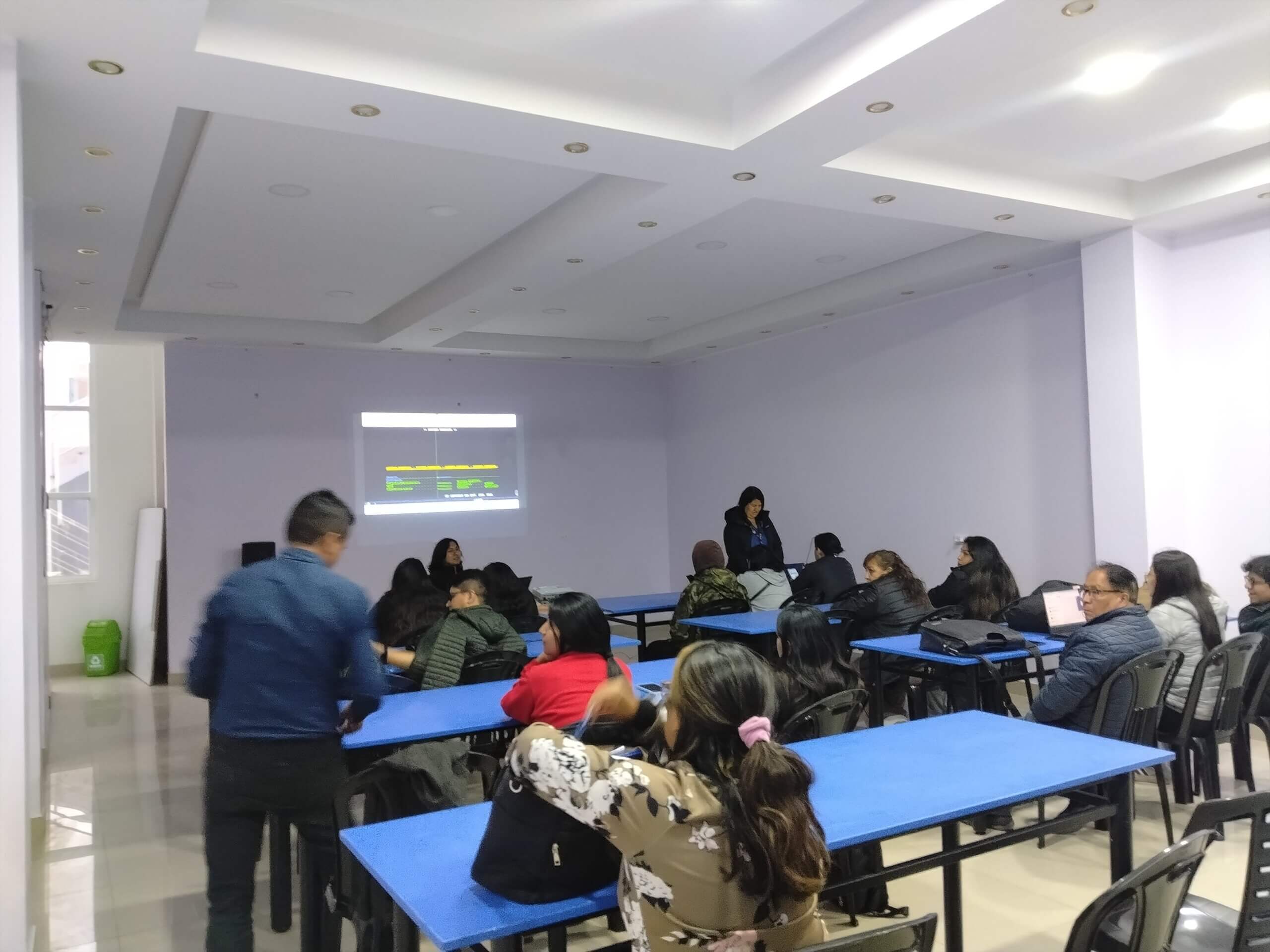 WhatsApp Image 2026-10-22 at 17.12.12 salon de capacitaciones y talleres en Huancayo